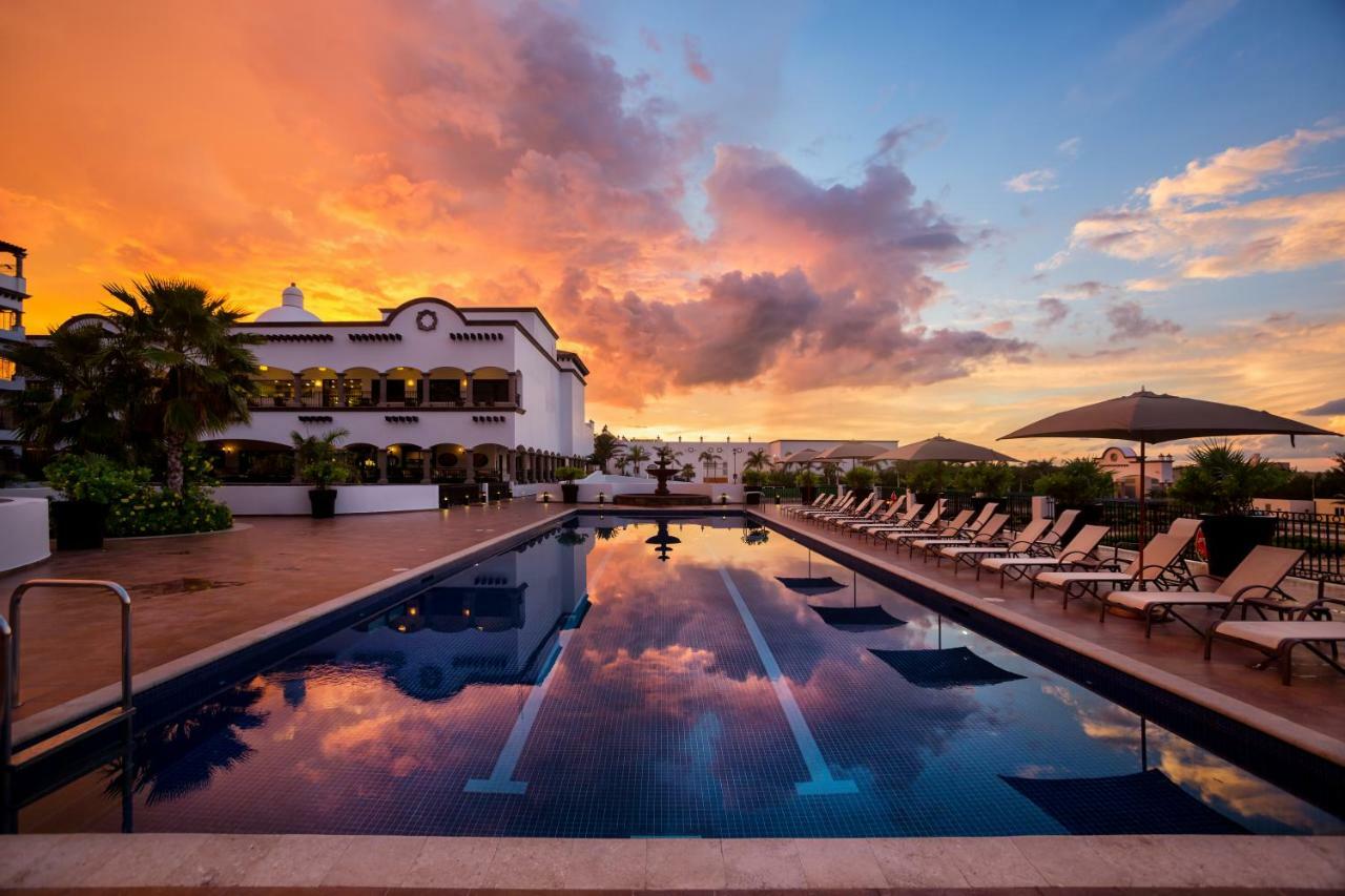 Grand Residences Riviera Cancun, Station touristique 5*